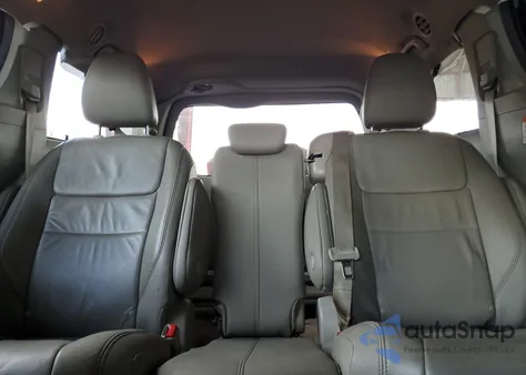 2018 Toyota Sienna Xle z USA, uszkodzony, nr VIN 5TDYZ3DC1JS934925